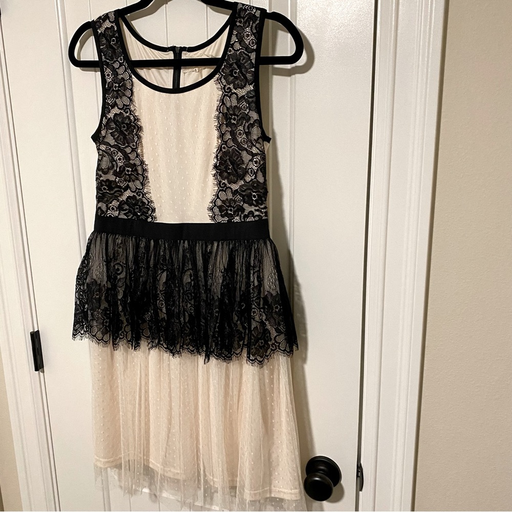 Beautiful A’reve Lace Dress Black Cream size Small